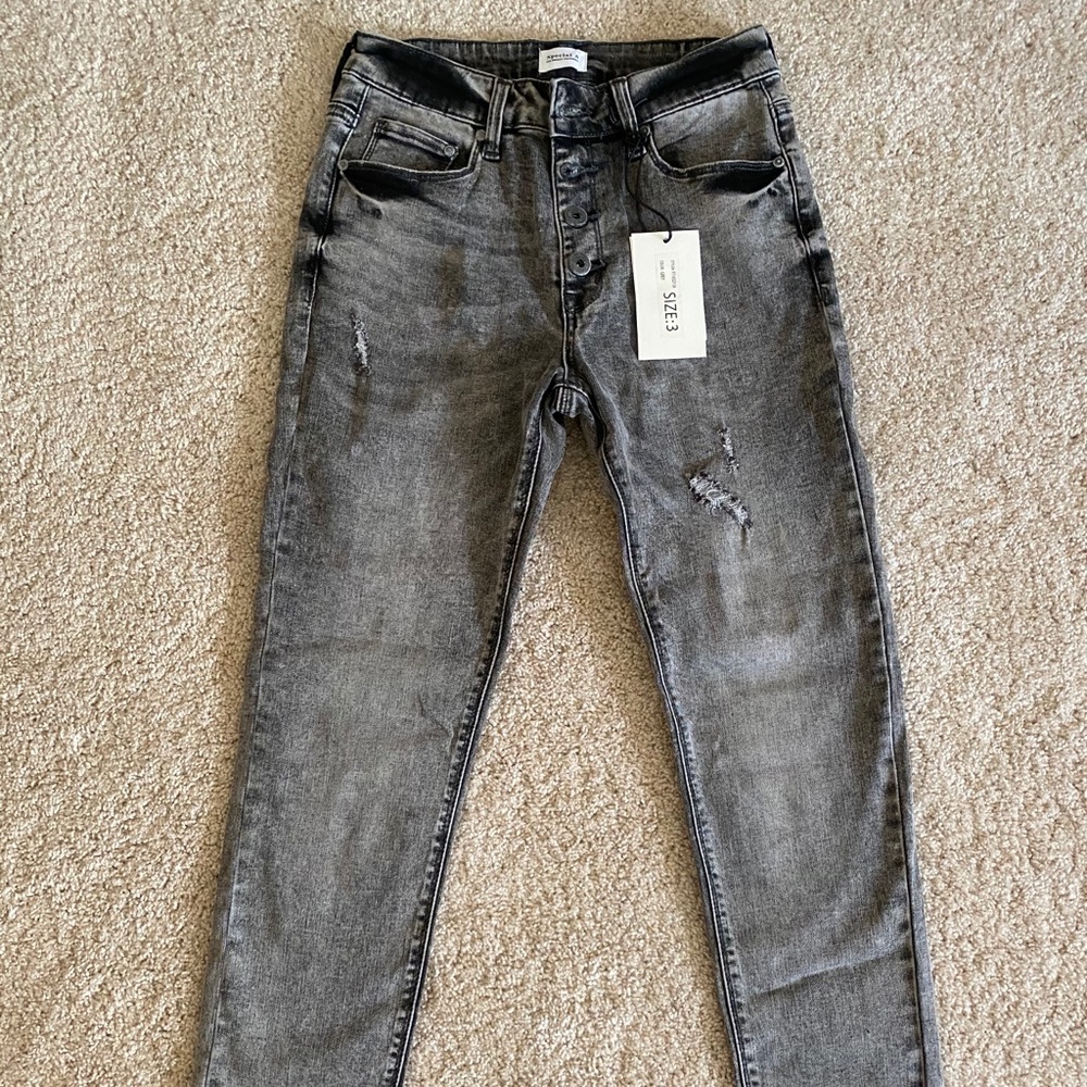 Grey distressed skinny jeans by Special A